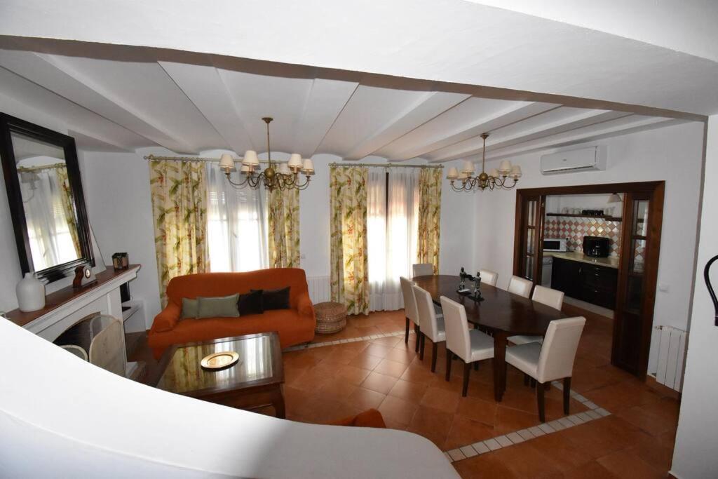 Almonaster La Real, Marques De Robledal Holiday home *